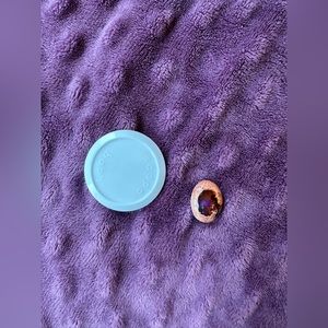 2 opal gemstones in excellent condition.